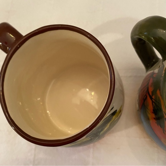 Beautiful hand painted mugs from Nicaragua C.A one brown handle one green handle - Picture 4 of 7